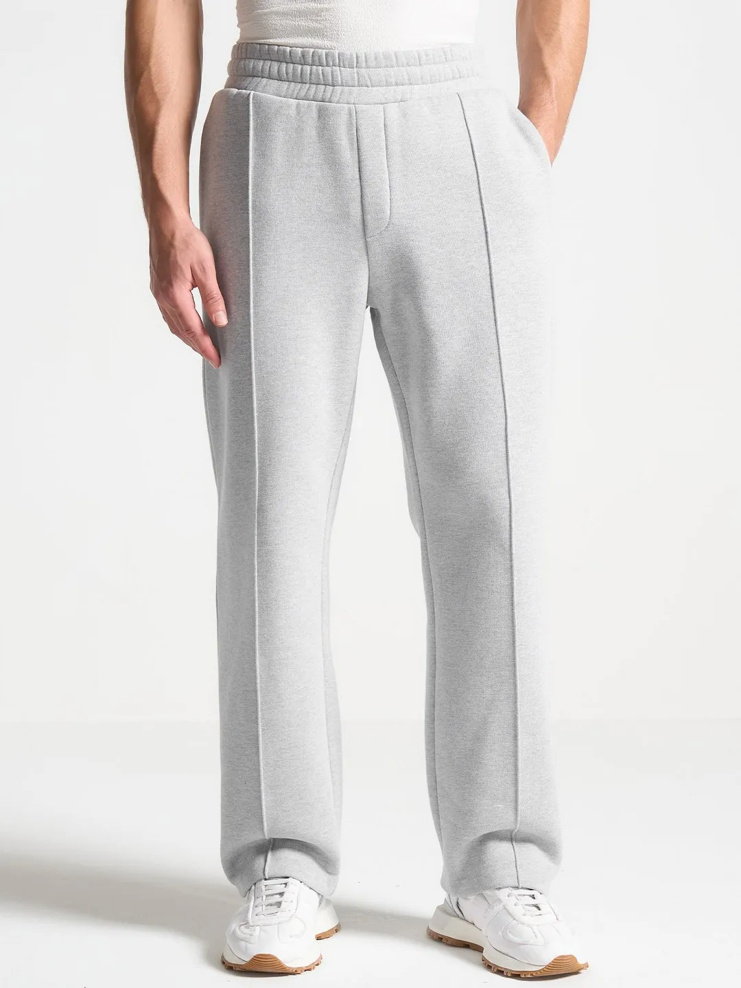 Cassonava Tracksuit - Image 4