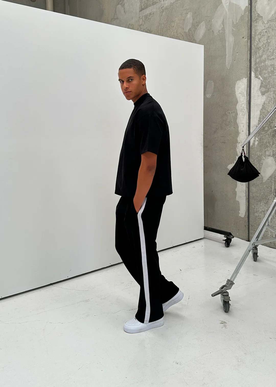 Classic Sportswear Box Tee - Image 3
